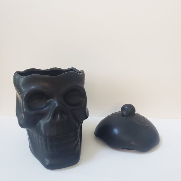 Large Black Skull Canister - Picture 2 of 2